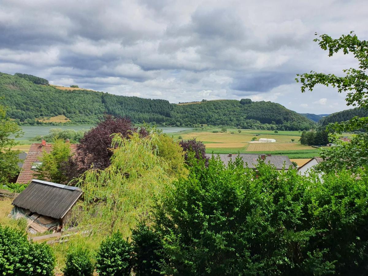 River Mosel Holiday Homes, Meerfeld Studio With A Lake View Екстериор снимка