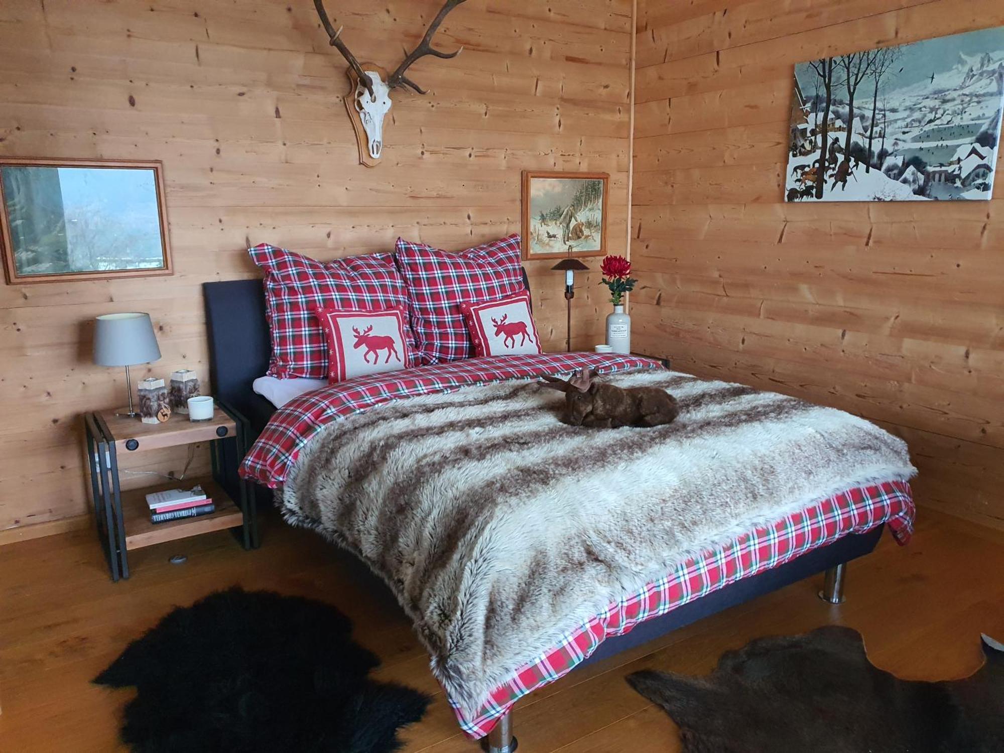 River Mosel Holiday Homes, Meerfeld Studio With A Lake View Екстериор снимка