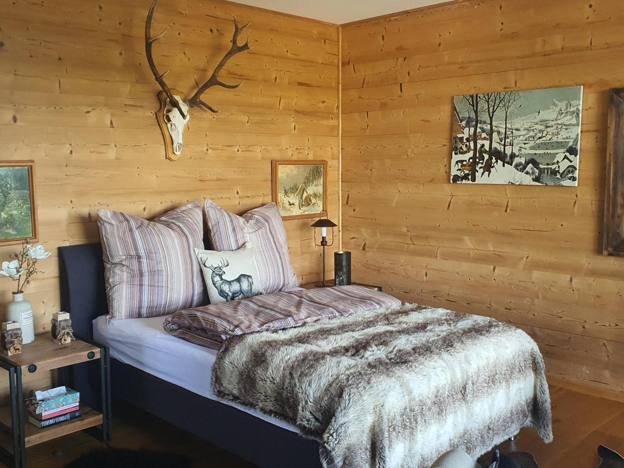 River Mosel Holiday Homes, Meerfeld Studio With A Lake View Екстериор снимка