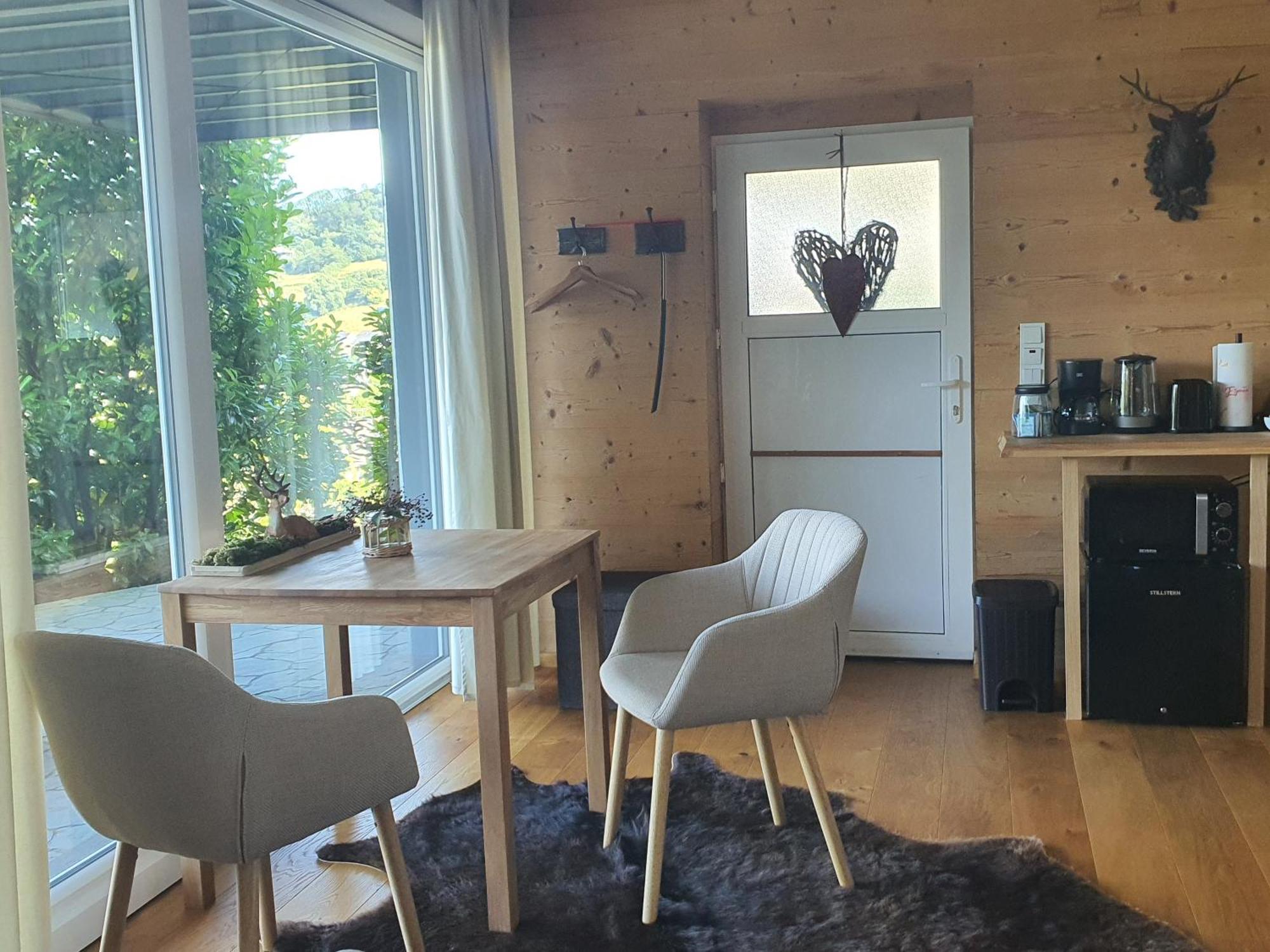 River Mosel Holiday Homes, Meerfeld Studio With A Lake View Екстериор снимка