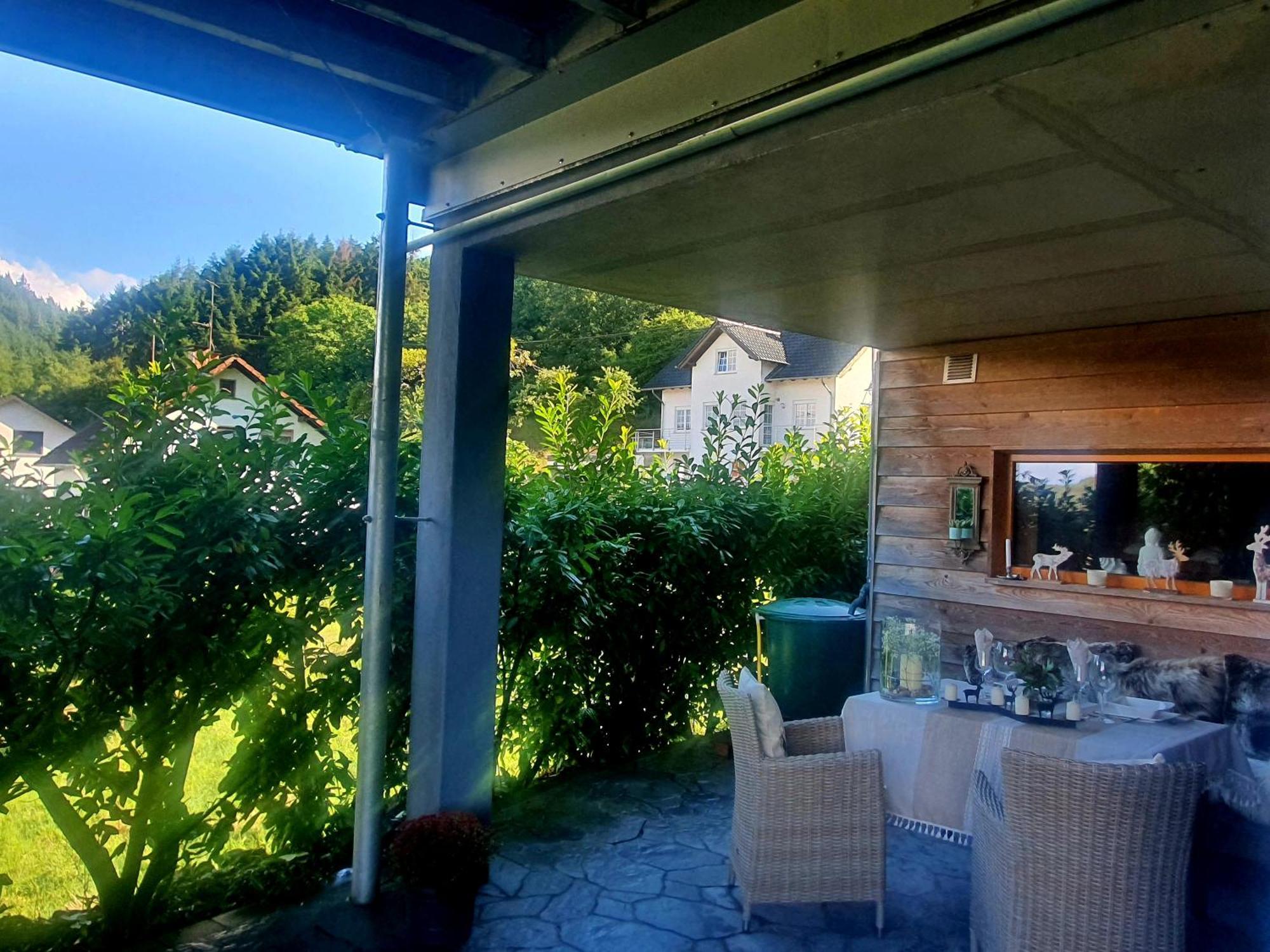 River Mosel Holiday Homes, Meerfeld Studio With A Lake View Екстериор снимка