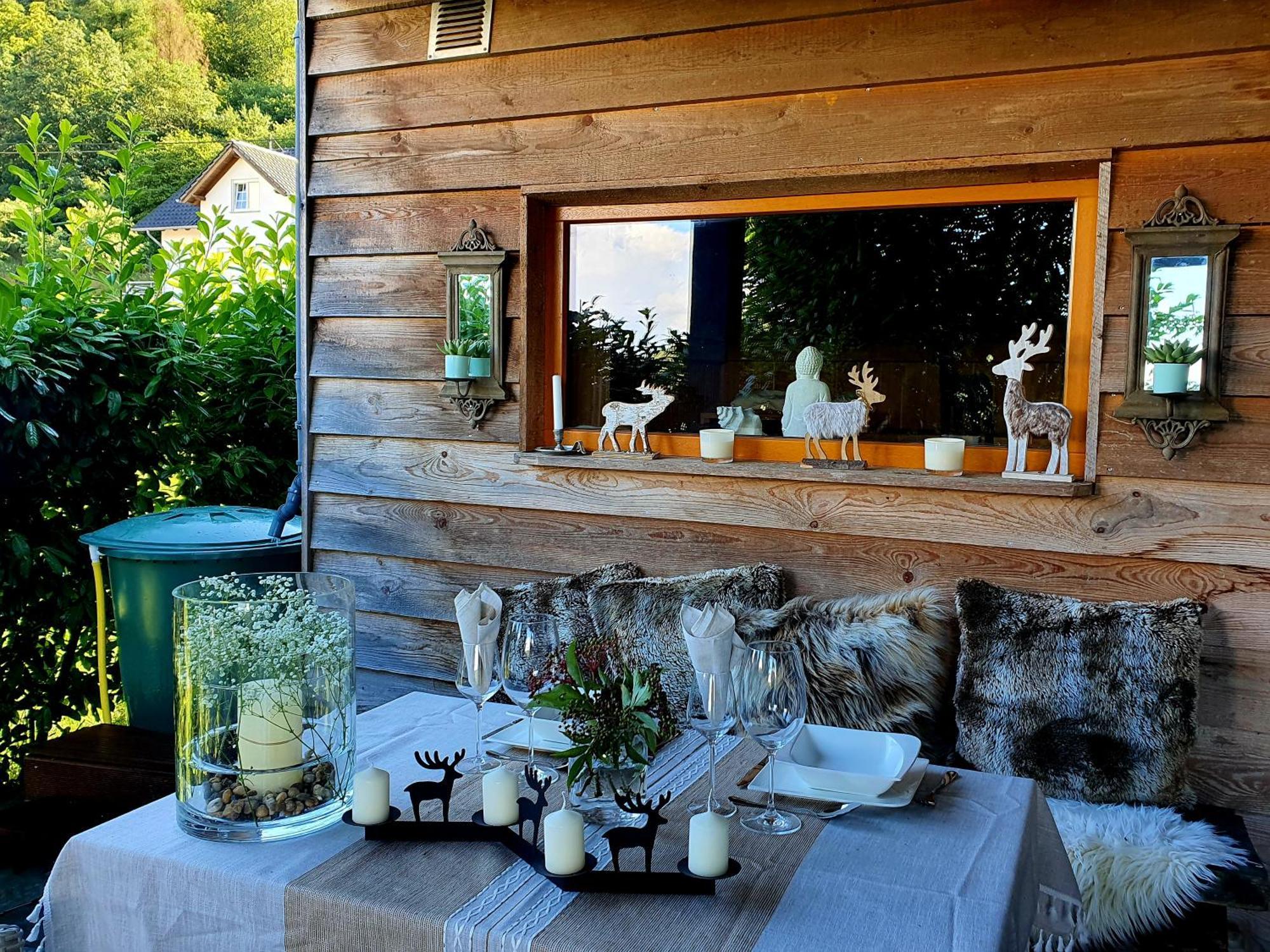 River Mosel Holiday Homes, Meerfeld Studio With A Lake View Екстериор снимка